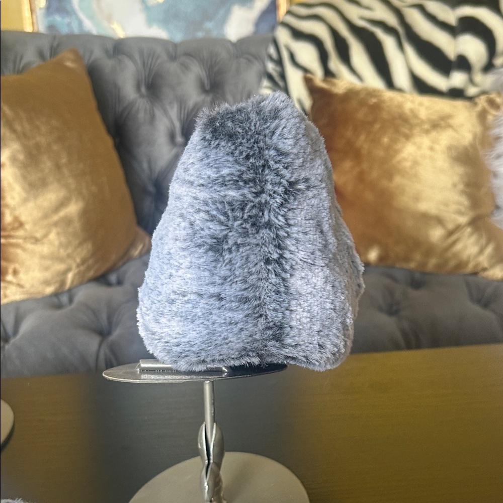 Gray Furry Monster Claw Slippers - Picture 5 of 13